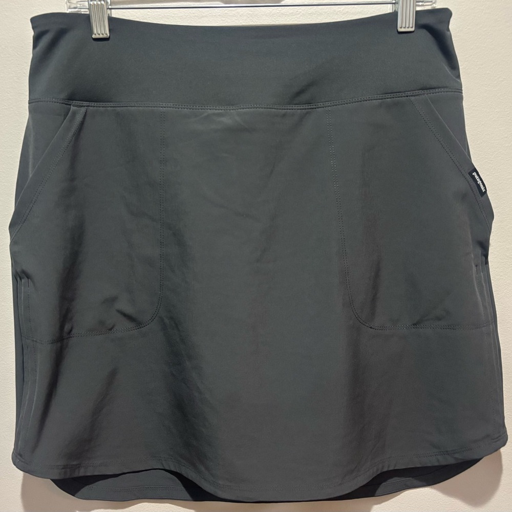 Patagonia Tech Skort in Gray Women’s Medium Hiking Outdoor Gorpcore Performance - Picture 2 of 13